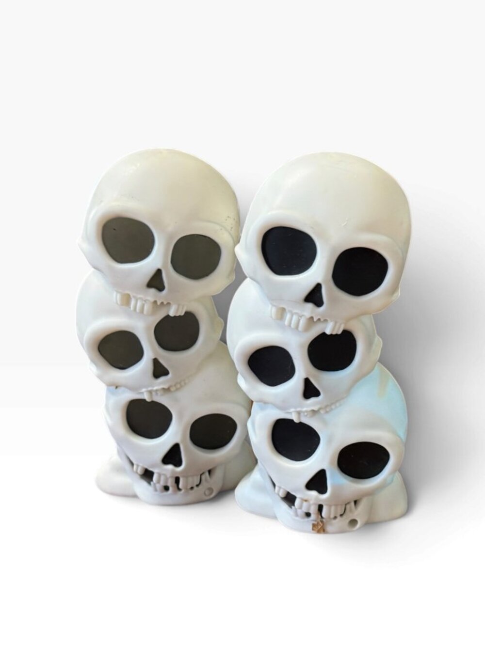 Set of 2 Light-Up Stacked Skull Halloween Figurines – 3-Skull Skeleton Decor